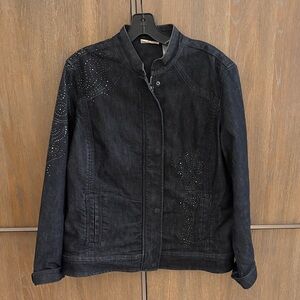 Elegant Black Studded Women's Jean Jacket